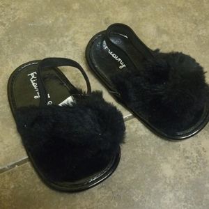 Girls black fur sandal with strap